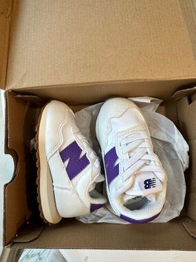 New Balance Kids White and Purple bungee toddler Sneakers